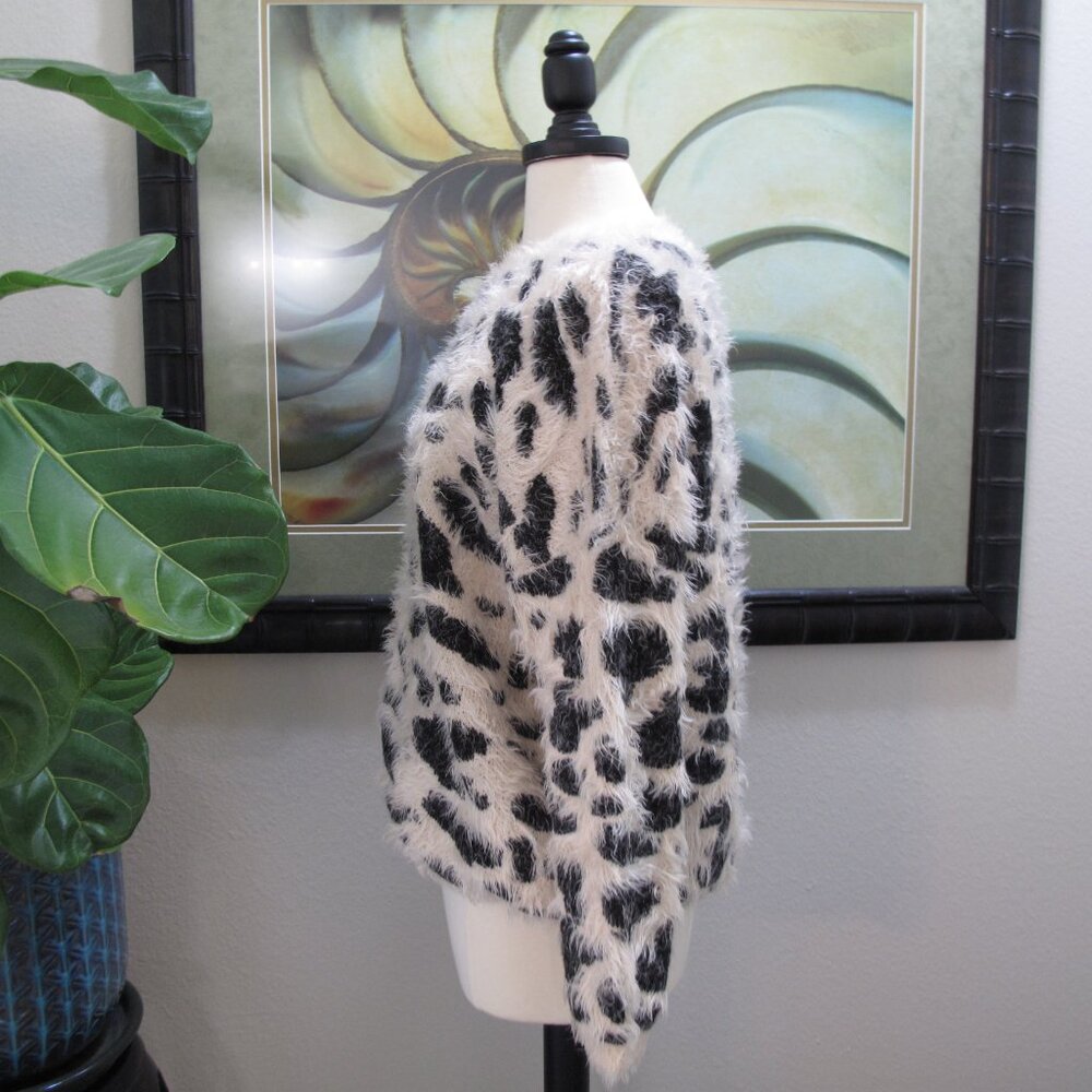 NORDSTROM Raga Oversized Leopard Print Eyelash Sweater - Picture 6 of 8